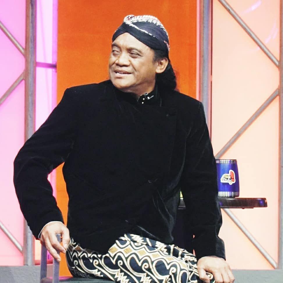 Tiba di Rumah Duka, Jenazah Didi Kempot Langsung Disalatkan
