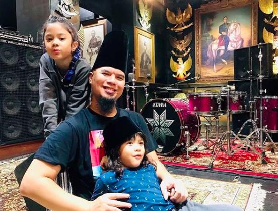 5 Lagu Karya Ahmad Dhani yang Sukses Dibawakan oleh Musisi Lain