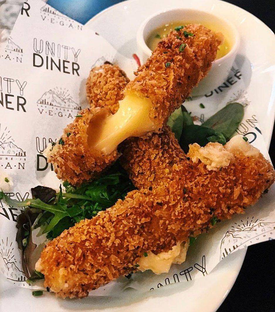 instagram.com/weareveano