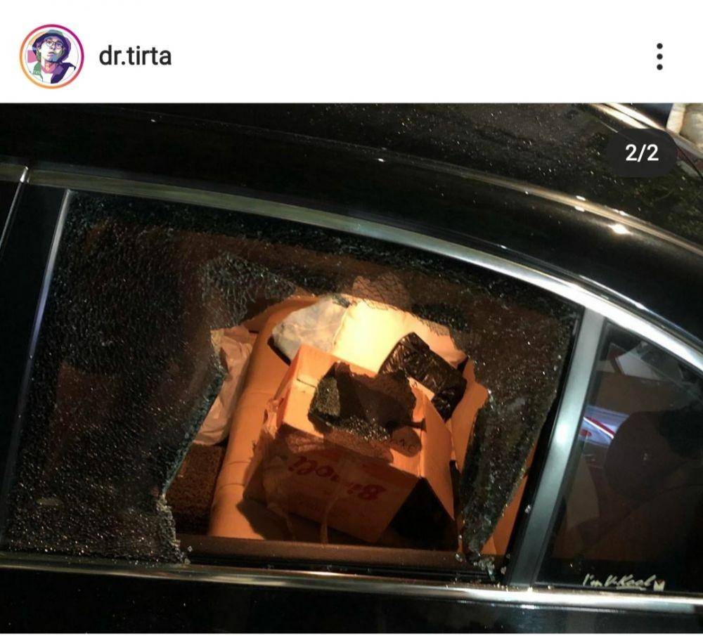 Kaca Mobil dr. Tirta Dipecah Maling, Laptop Hingga Dokumen Hilang (Instagram/@dr.tirta)