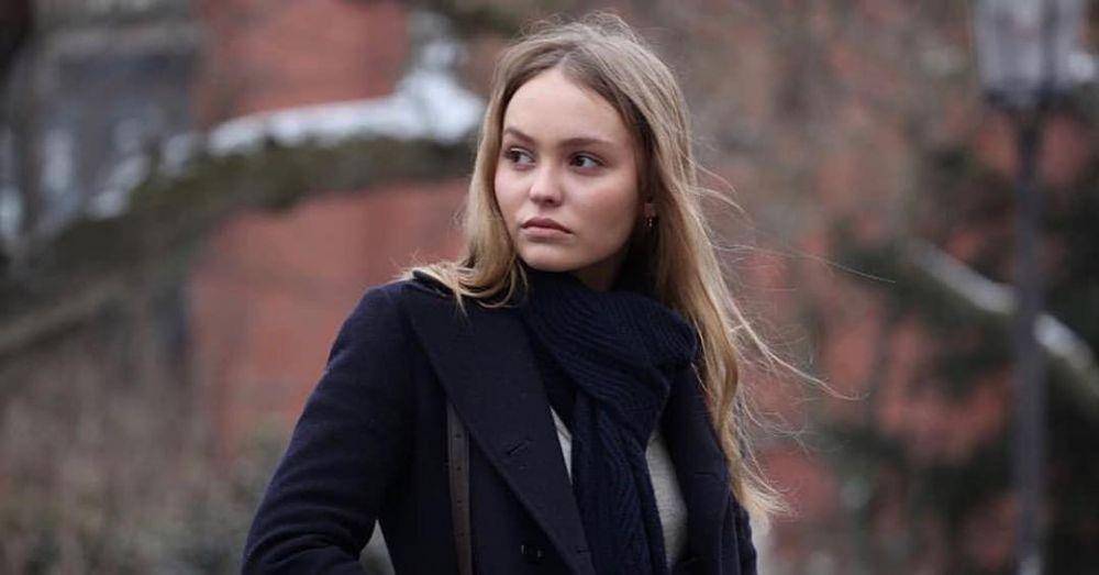 instagram.com/lilyrose_depp