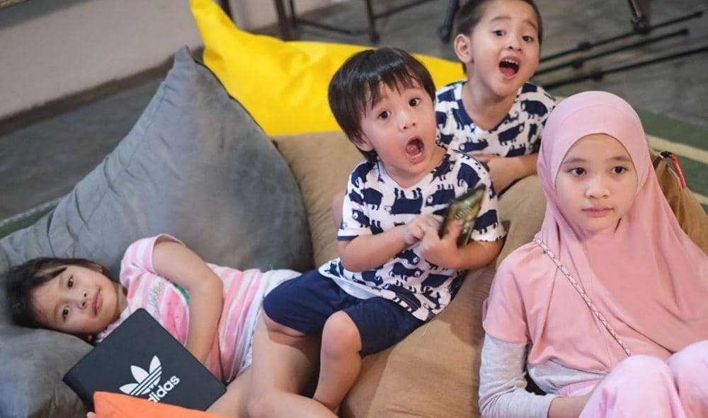 Masih Kecil, 10 Anak Seleb Ini Sudah Punya Banyak Adik