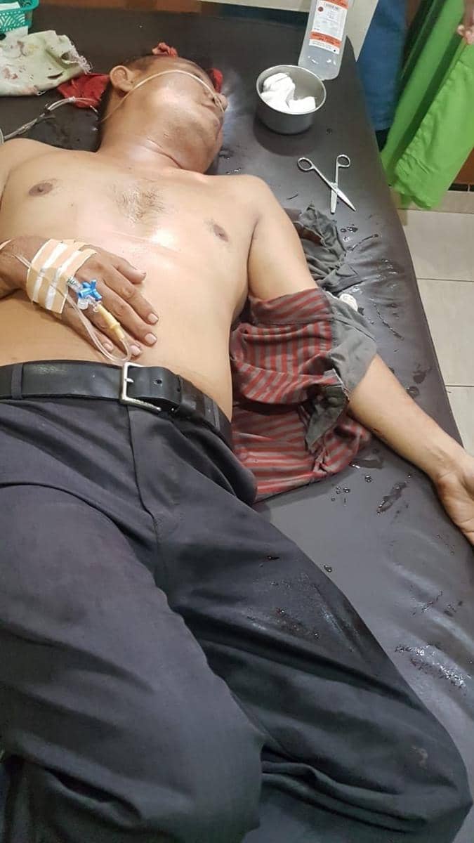 Kepala desa korban penganiayaan mendapatkan perawatan intensif di rumah sakit (Dok. IDN Times/Istimewa)