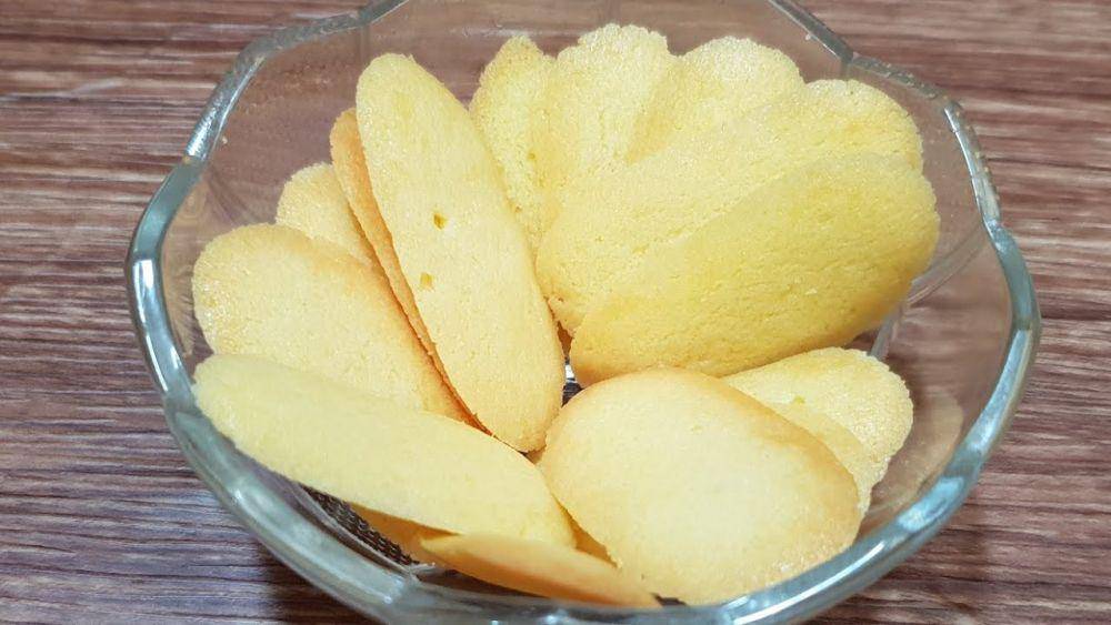 ilustrasi kue lidah kucing pisang (notepam.com)