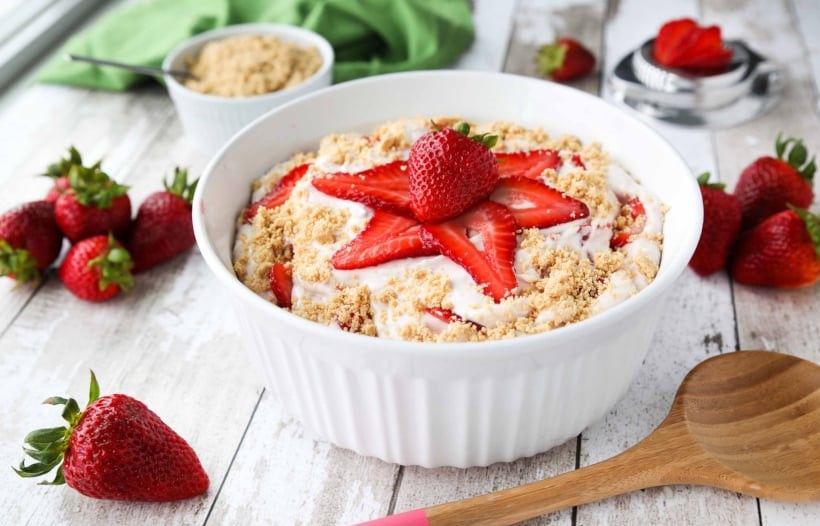 Resep Strawberry Cheesecake Salad, Cocok untuk Buka Puasa