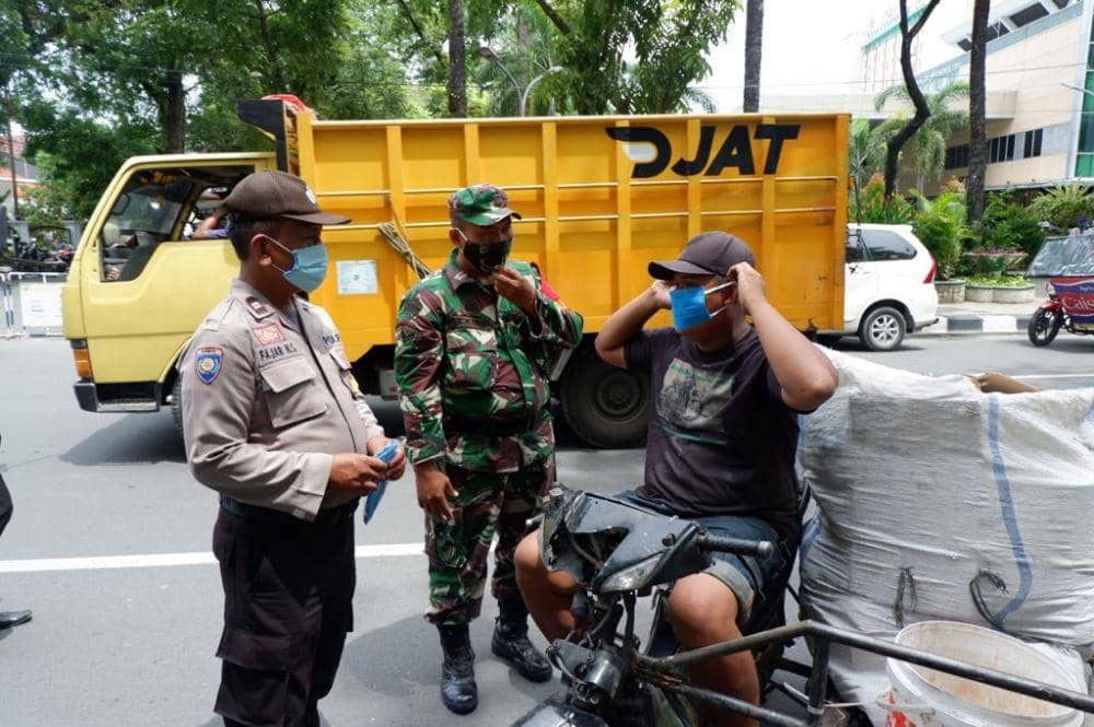 Sebagian masyarakat masih bingung tentang Perwal 11 Tahun 2020 untuk mencegah COVID-19 (IDN Times/Prayugo Utomo)