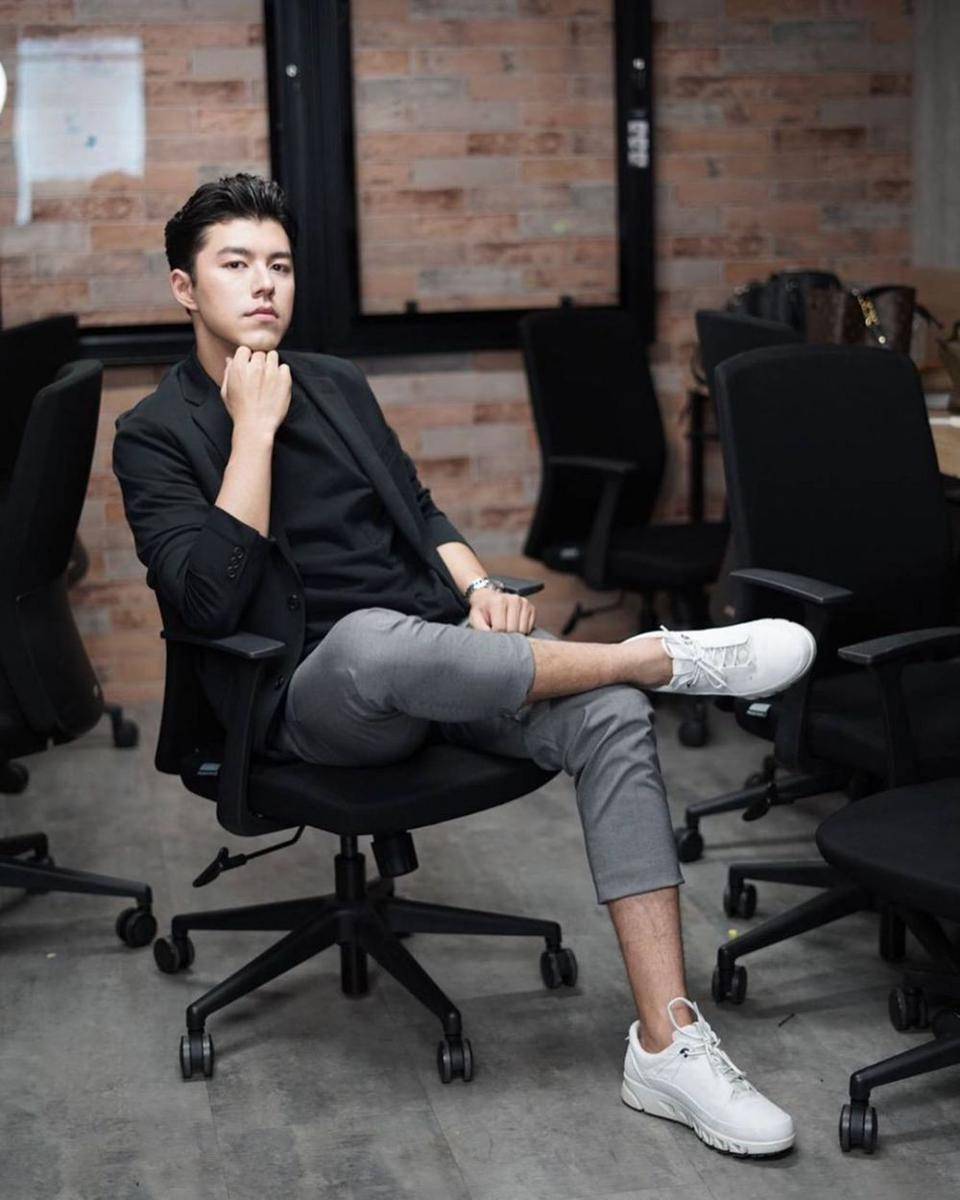 instagram.com/naphat_nine