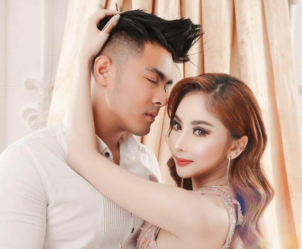 10 Potret Mesra Guntur Triyoga & Istri setelah Menikah, Nempel Terus!