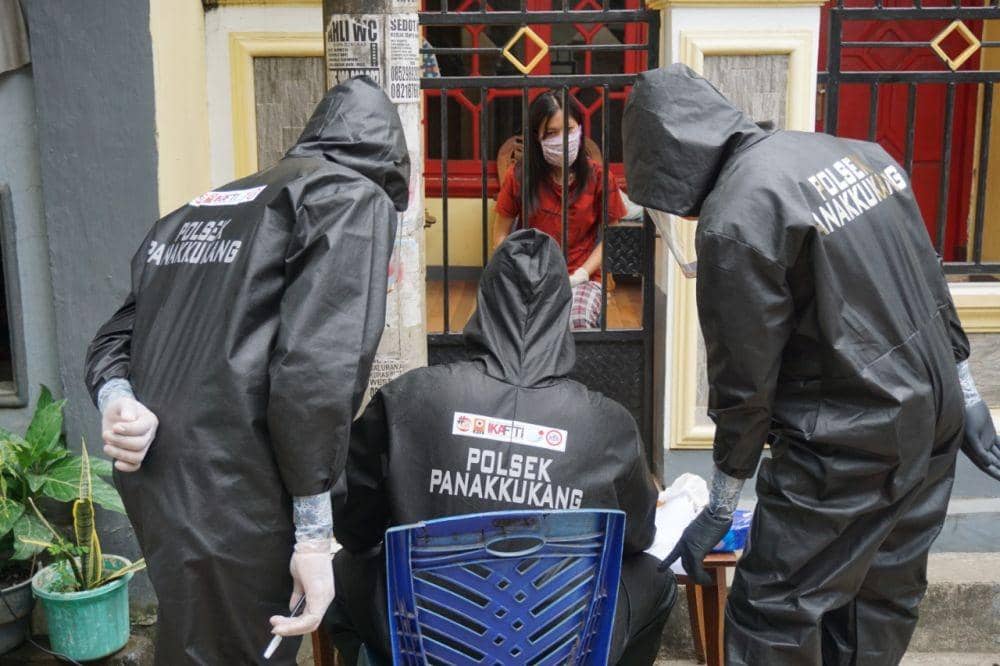 Polsek Panakkukang melakukan olah TKP rumah korban pembobolan. IDN Times/Polsek Panakkukang