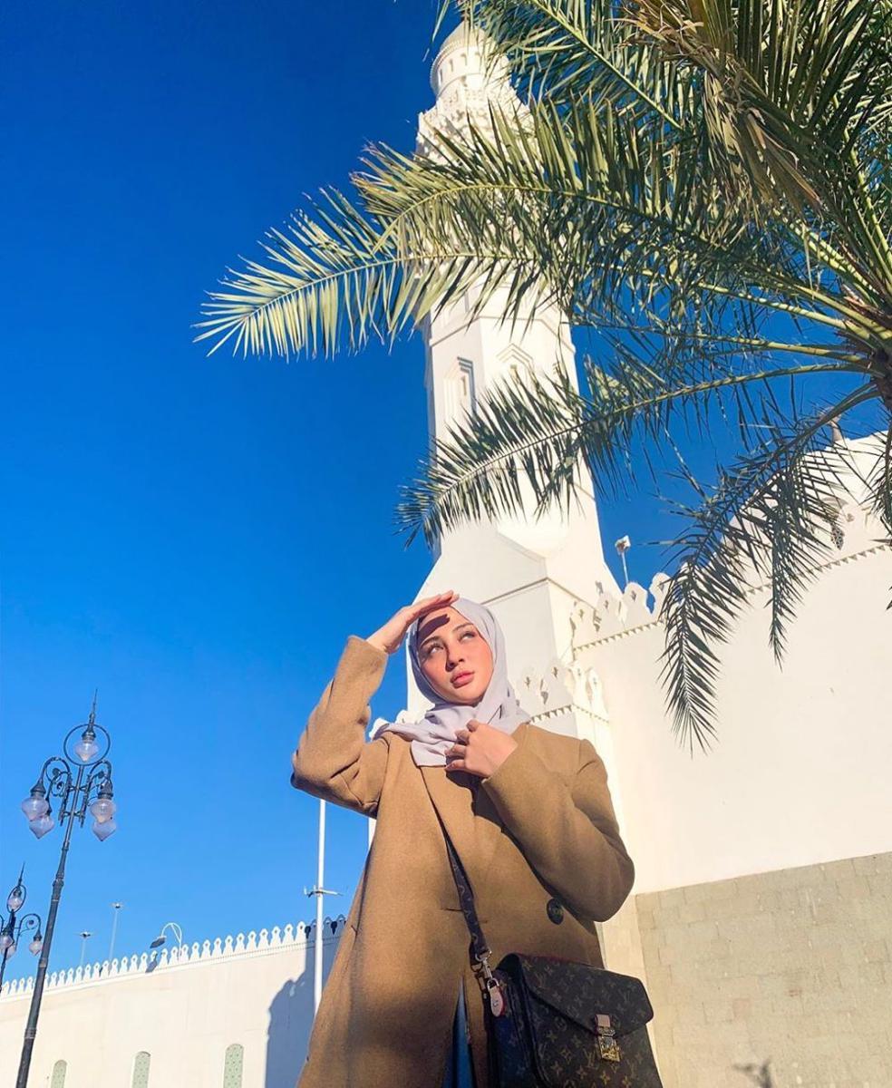 10 Potret Menawan Margin Wieheerm Saat Kenakan Hijab, Bikin Adem!