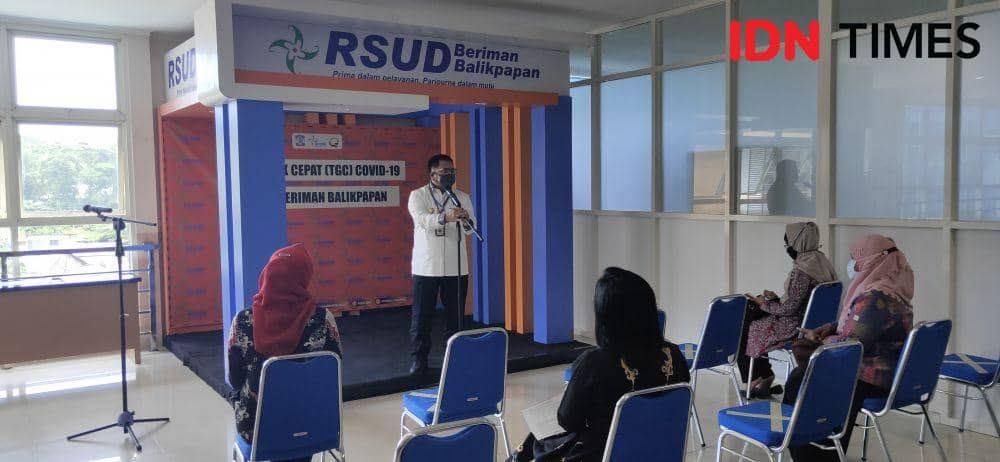 Wali Kota Balikpapan Rizal Effendi ketika meresmikan tambahan ruang isolasi di RSUD Beriman Balikpapan (IDN Times/Haikal)