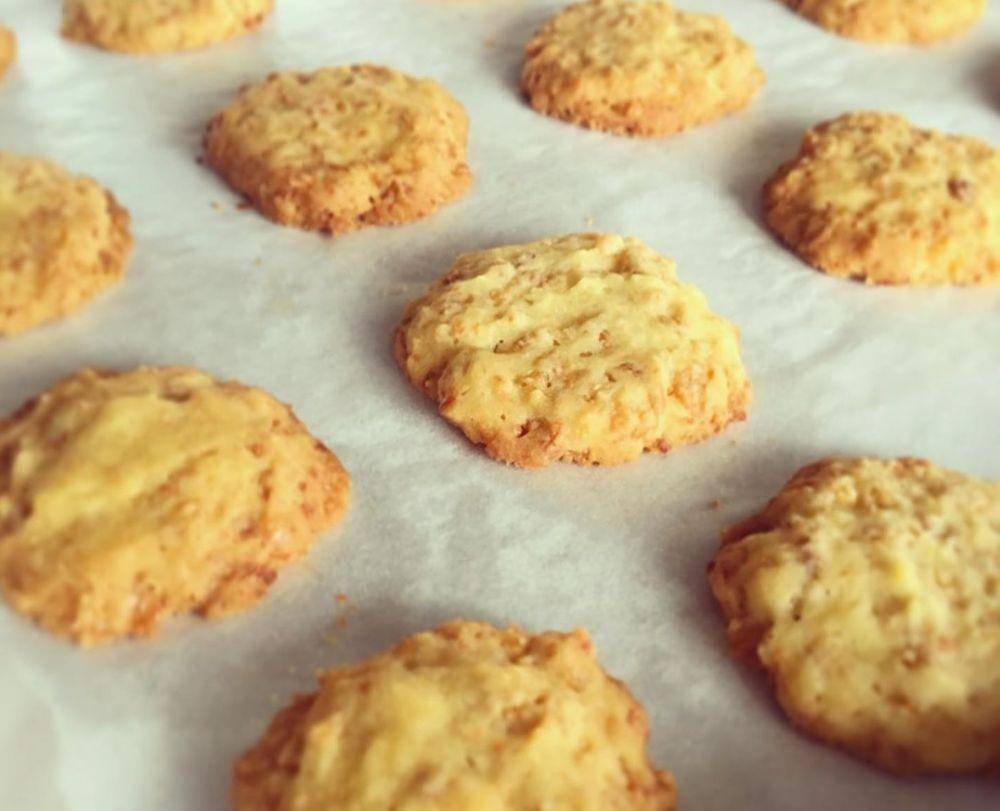 cornflake cheese cookies (instagram.com/erlish777)