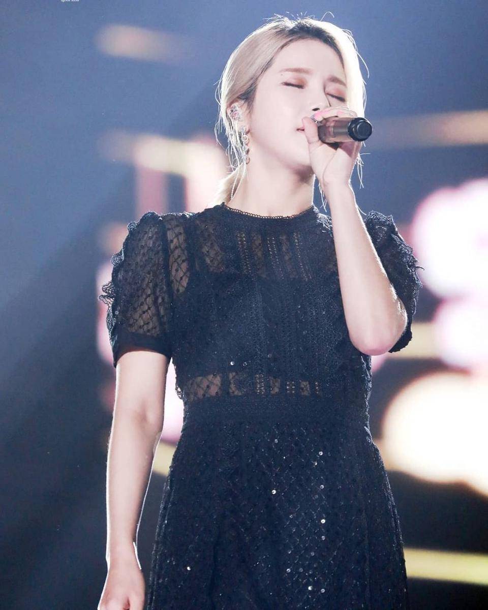 Instagram.com/solar.mamamoo