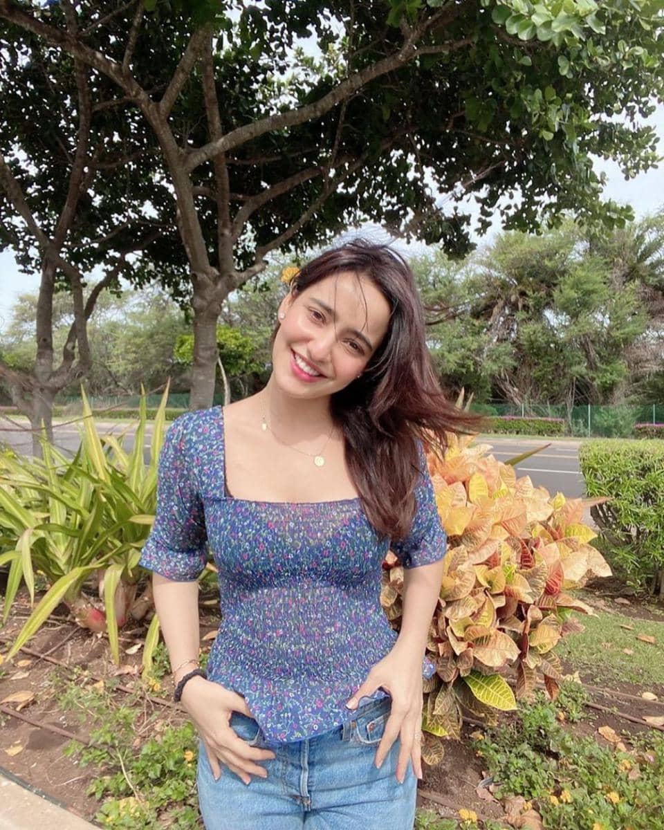 instagram.com/nehasharmaofficial