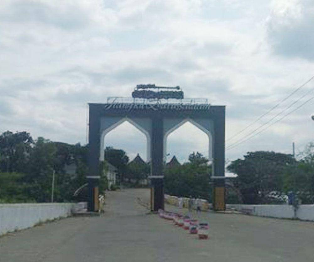 Pintu gerbang Pondok Pesantren Al-Fatah, Temboro, Kabupaten Magetan. Dok.IDN Times/Istimewa