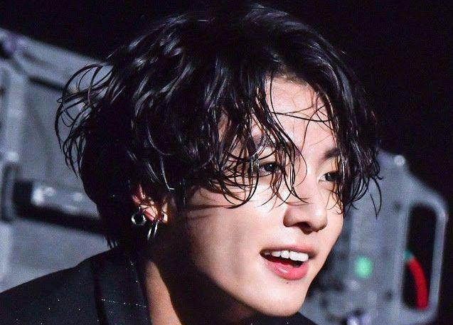 Bikin ambyar, ini 10 potret pesona jungkook bts berambut acak-aca
