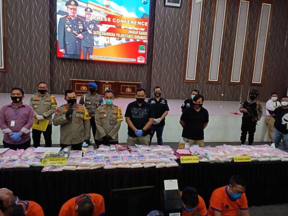 Kapolda Jatim yang baru, Irjen Pol Fadil Imran saat memimpin konferensi pers di Mapolrestabes Surabaya, Selasa (12/5). Dok Istimewa