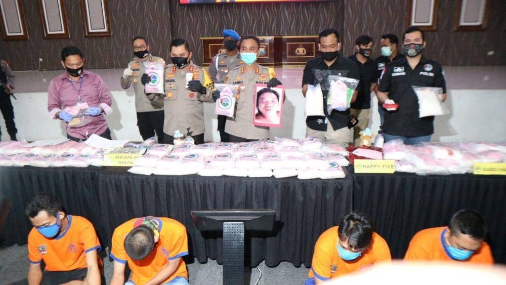 Tembak Mati Bandar Narkoba, 100 Kilogram Sabu Disita