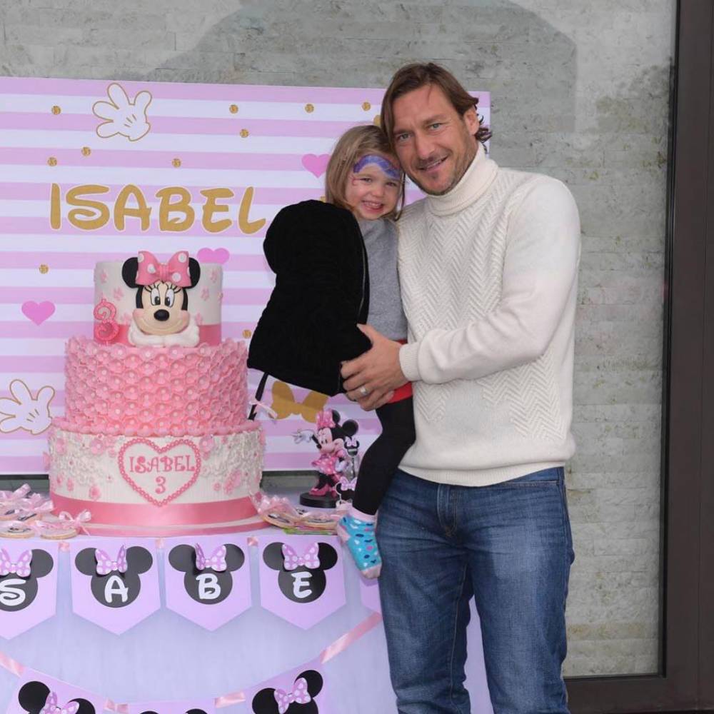 instagram.com/francescototti