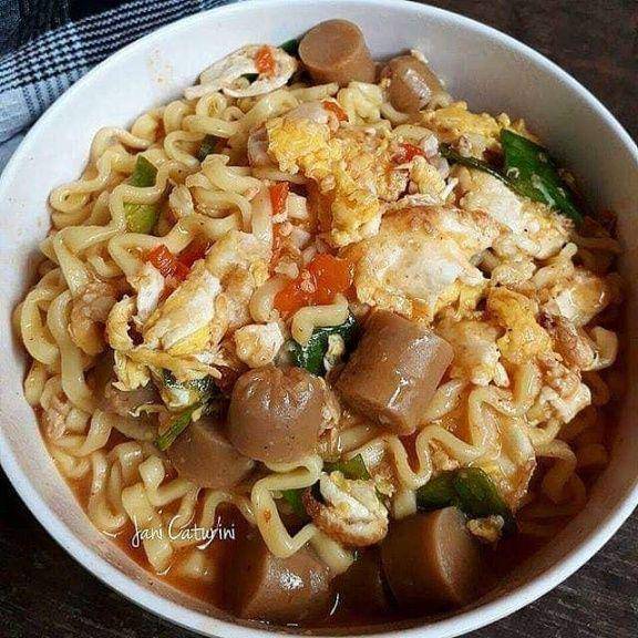 Instagram.com/tukangmakandanjajandimedan