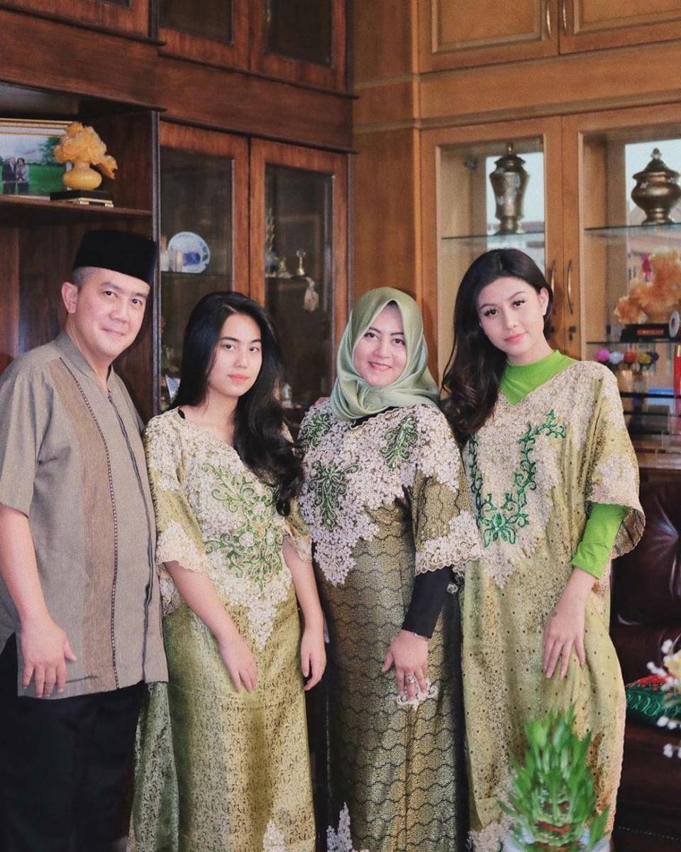 Awkarin (Instagram.com/awkarin)