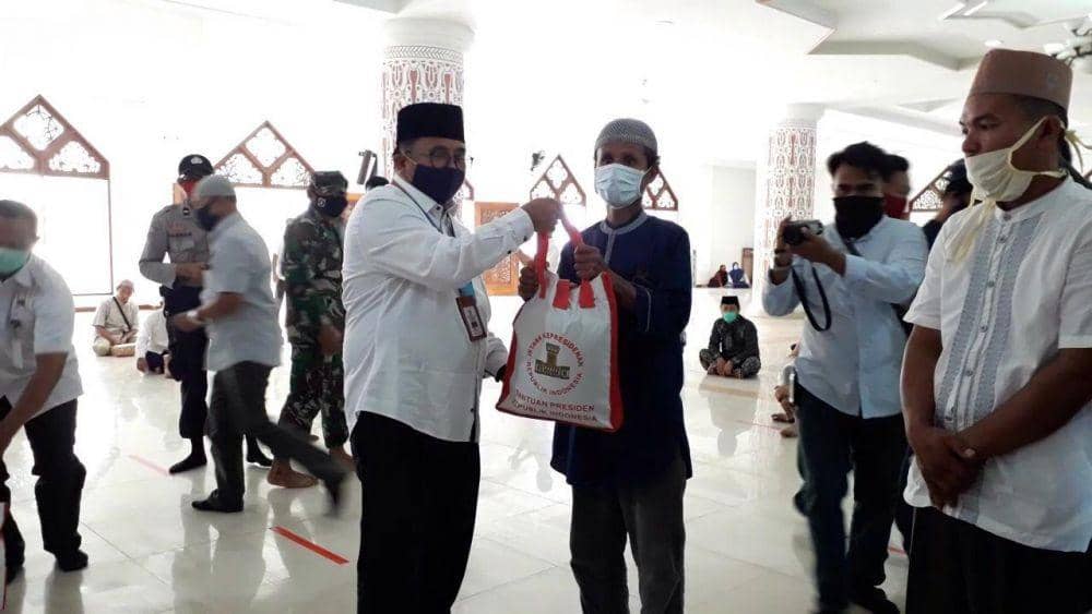 1.300 Paket Sembako Bantuan Presiden Dibagikan ke Pemuka Agama