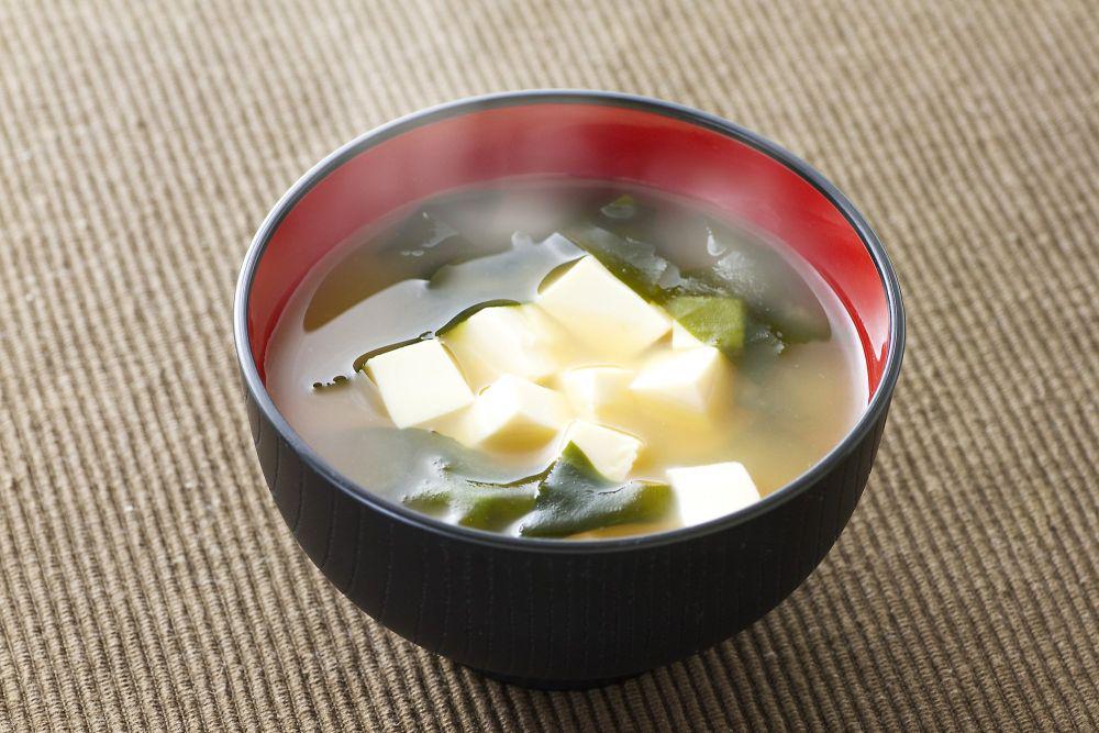 Pas Buat Menu Sahur, 5 Tips Membuat Sup Miso Seenak di Restoran Jepang
