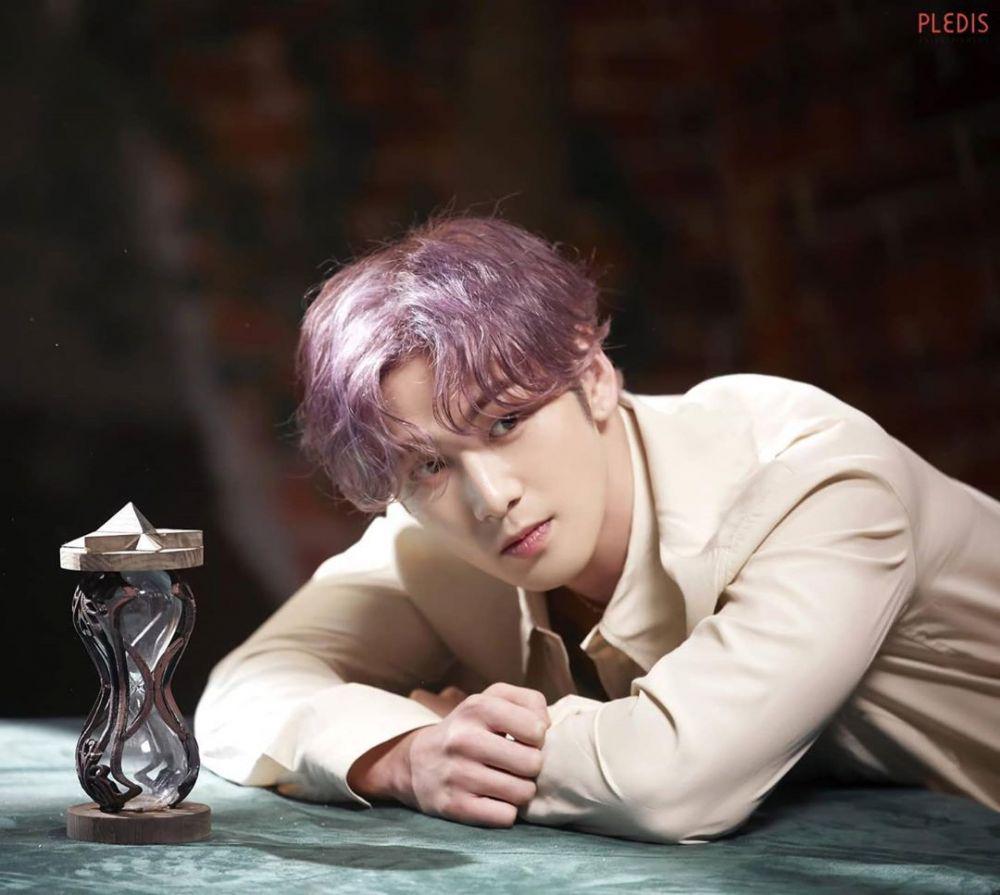 9 Potret Terbaru Baekho NU'EST dengan Rambut Ungu, Makin Karismatik!