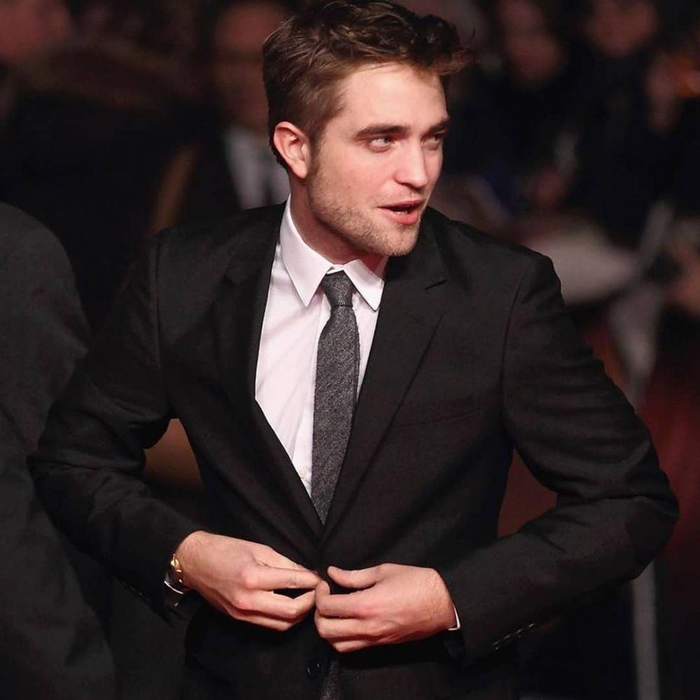 [BREAKING] Ditunjuk Jadi Batman, Robert Pattinson Positif COVID-19