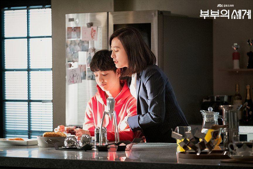 5 Pelajaran Parenting The World of The Married, Belajar dari Sun Woo!