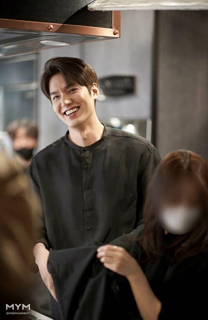 10 Outfit Berkelas Lee Min Ho di Drama The King, Bak Raja Sungguhan