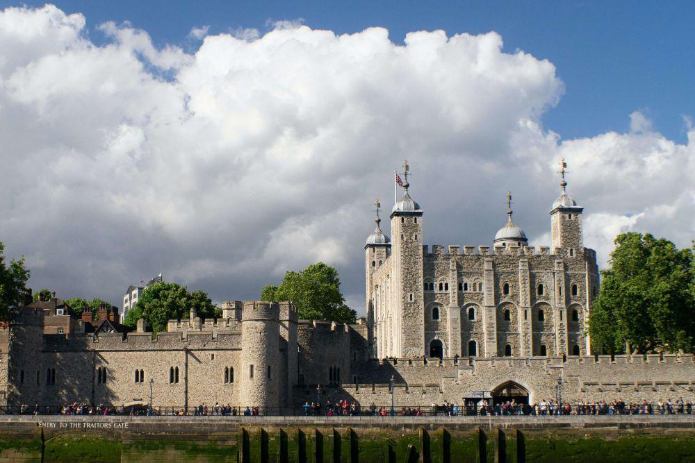 Jangan Iri, 7 Hal Tak Lazim Ini Hanya Dimiliki Ratu Elizabeth II
