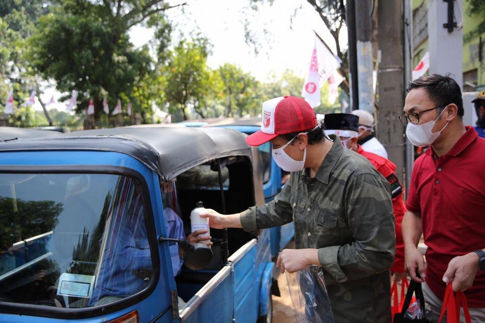 Bagikan Sembako ke Supir Bajaj, PKPI: Mereka Belum Mendapat Perhatian
