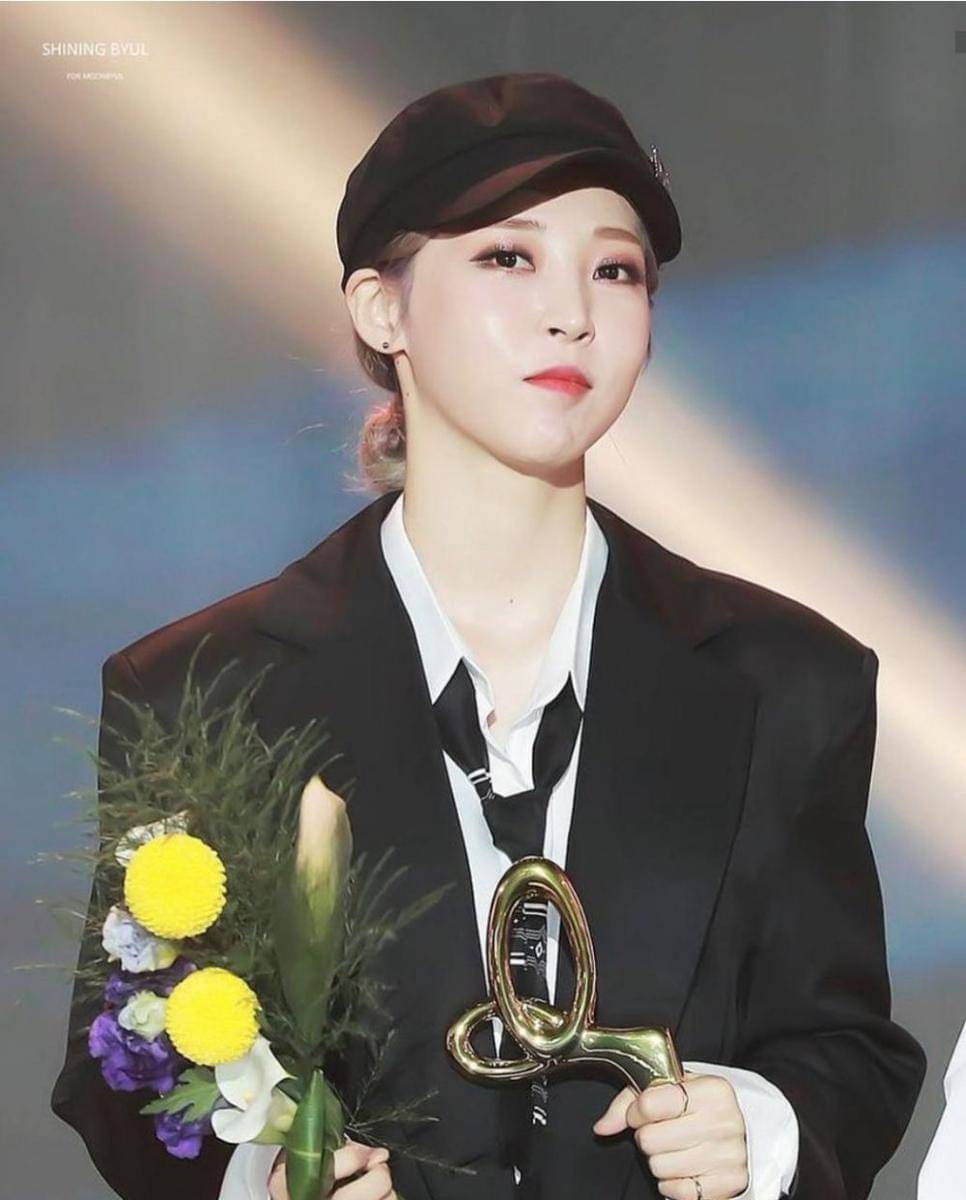Instagram.com/moonbyul.goddes