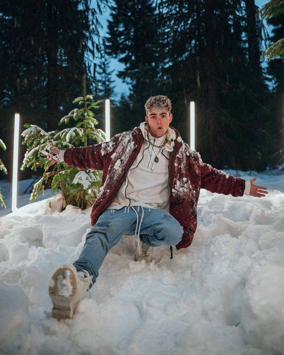 instagram.com/corbynbesson