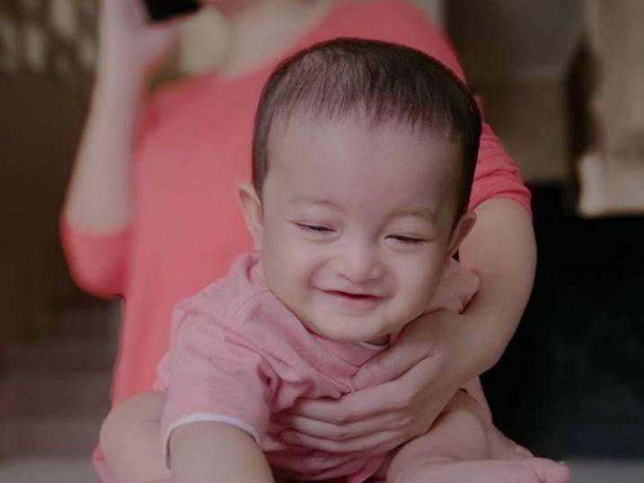 Berusia Sembilan Bulan, 10 Potret Gemas Kenzie Ponakan Rizky Nazar