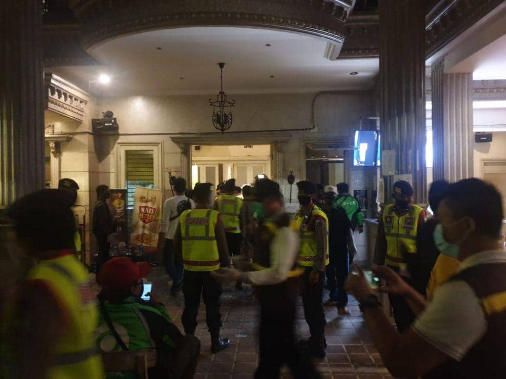 Ilustrasi patroli skala besar yang menyasar sejumlah restoran cepat saji di Surabaya. Dok. Humas Polda Jatim
