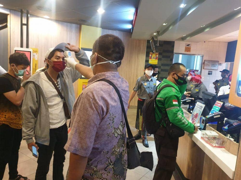 Patroli skala besar yang menyasar sejumlah restoran cepat saji di Surabaya. Dok. Humas Polda Jatim
