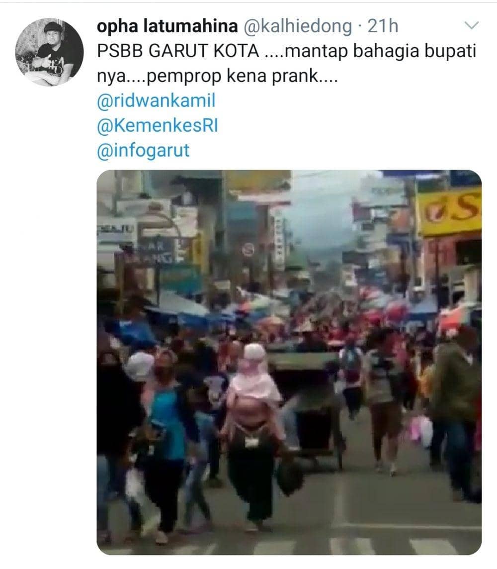 Gak Cuma di Bogor, Warga Garut Juga Sibuk Beli Baju Lebaran saat PSBB