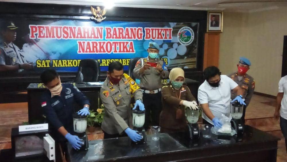 Pemusnahan barang bukti sabu Poltestabes Makassar. IDN Times/Istimewa