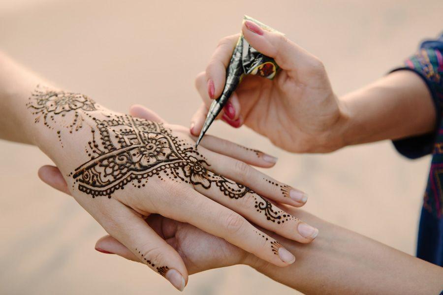 Fakta Henna yang Sering Dipakai untuk Idulfitri, Apakah Aman?