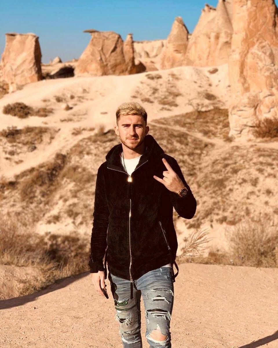 instagram.com/laporte