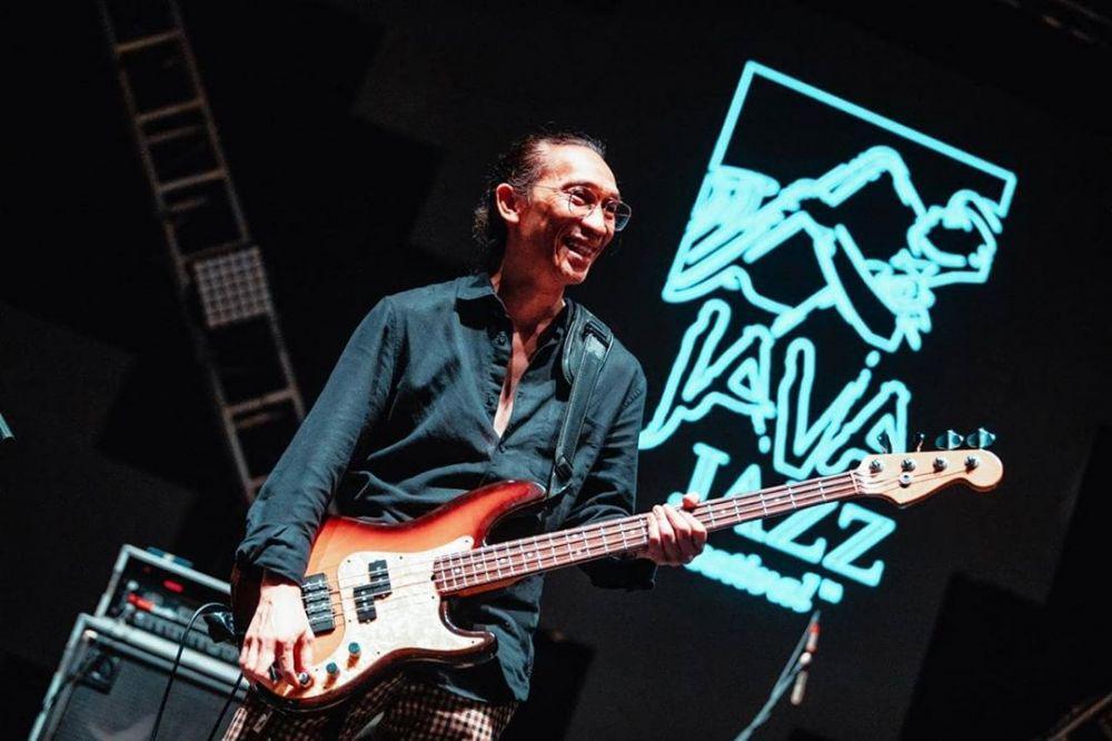 10 Potret Anto Hoed yang Semakin Berkarisma pada Usia 56 Tahun