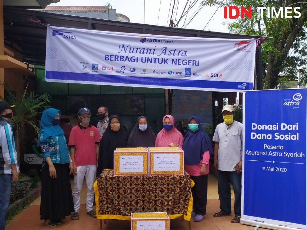 Berbagi di Tengah Pandemi, Asuransi Astra Donasikan Ratusan Sembako