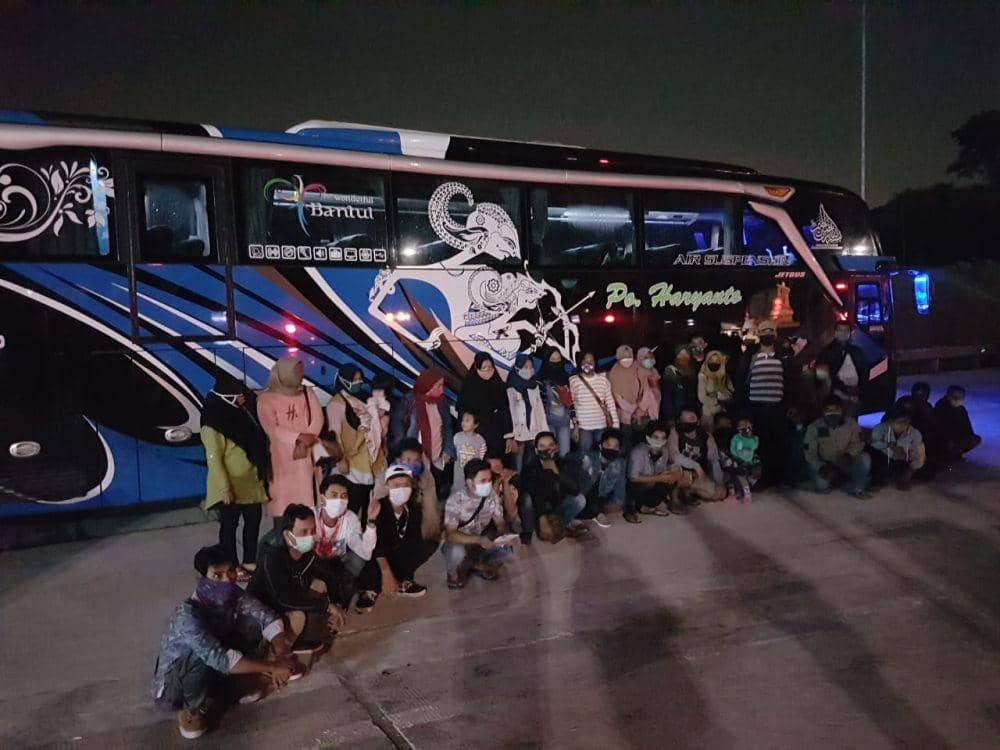 Para pemudik yang terjaring razia di Tol Sumo. Dok. Ditlantas Polda Jatim