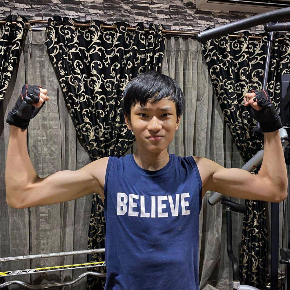 instagram.com/azkacorbuzier