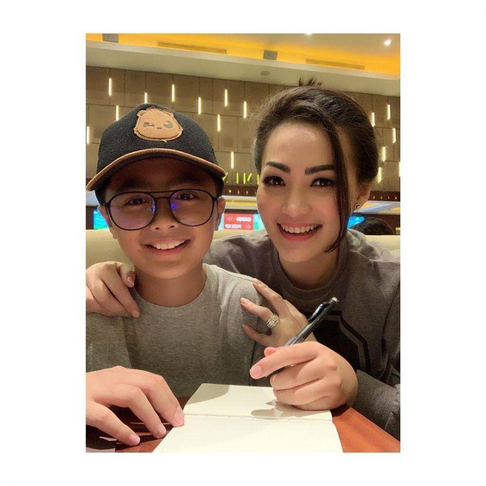 Instagram.com/christyjusung