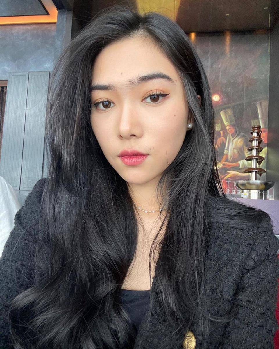 Instagram.com/isyanasarasvati