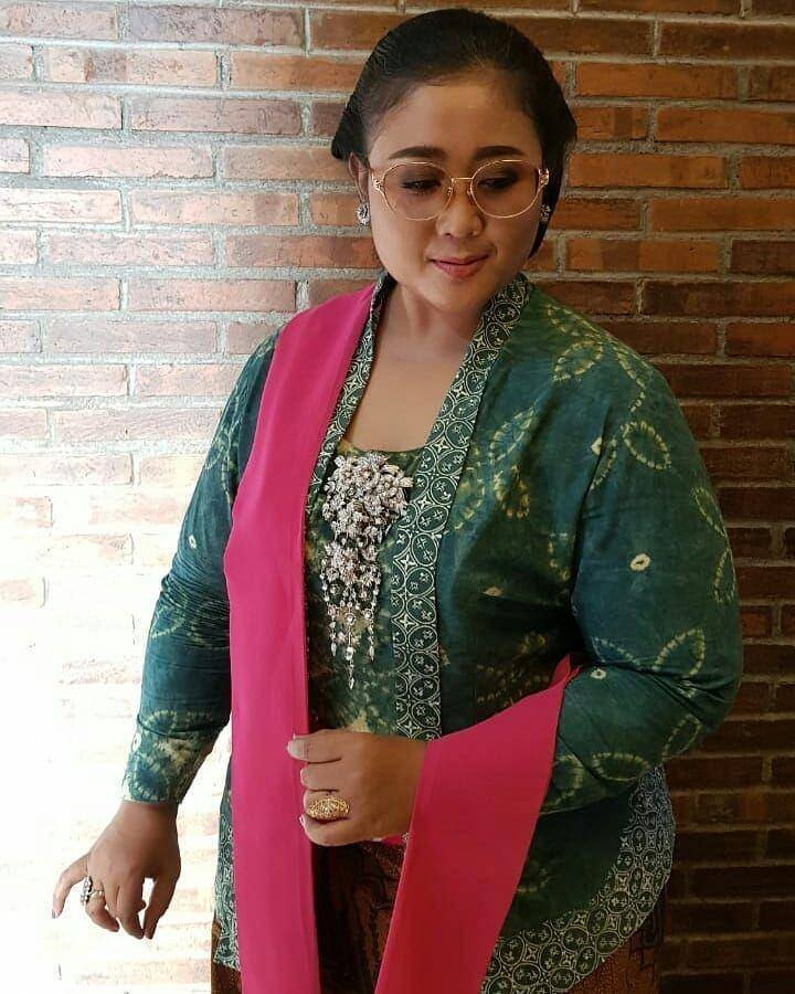instagram.com/endahlaras_