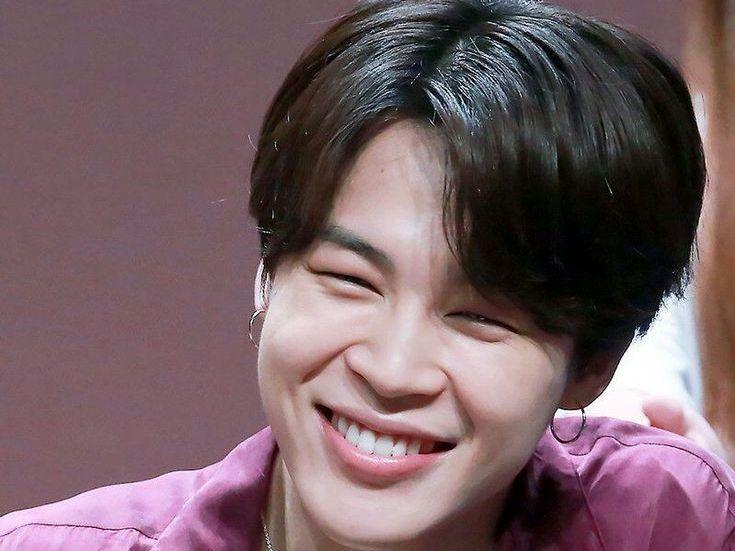 10 Potret Eye Smile Jimin BTS yang Menggemaskan, Awas Kepincut